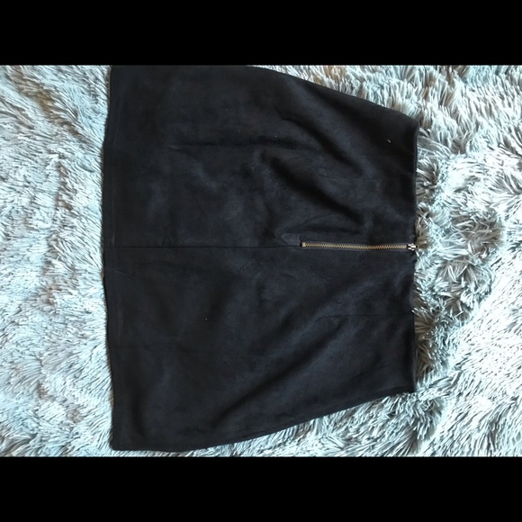 Black velvet skirt - Picture 2 of 2